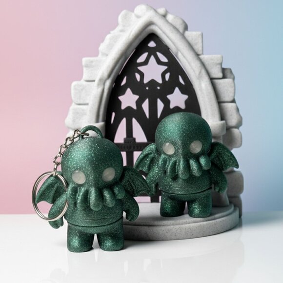 Cthulhu Sparkly Purse Charm Flexi Backpack Keychain Cryptid Trinket Flexi Toy - Picture 1 of 4